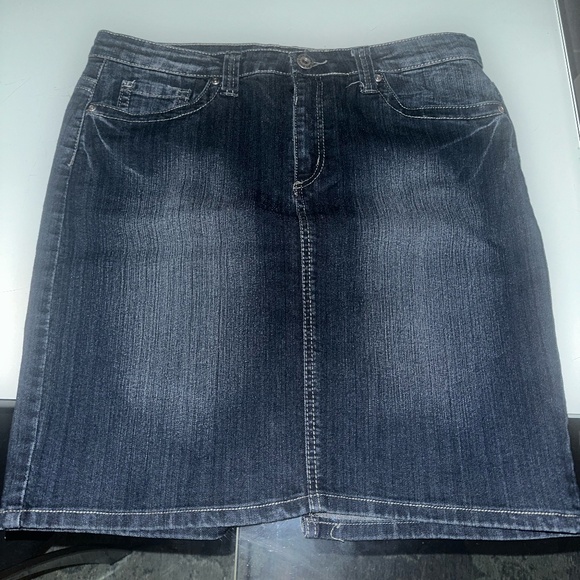 Suko Denim Jean Skirt with Embellishments on the Back Pockets ~ 10 - Picture 2 of 7